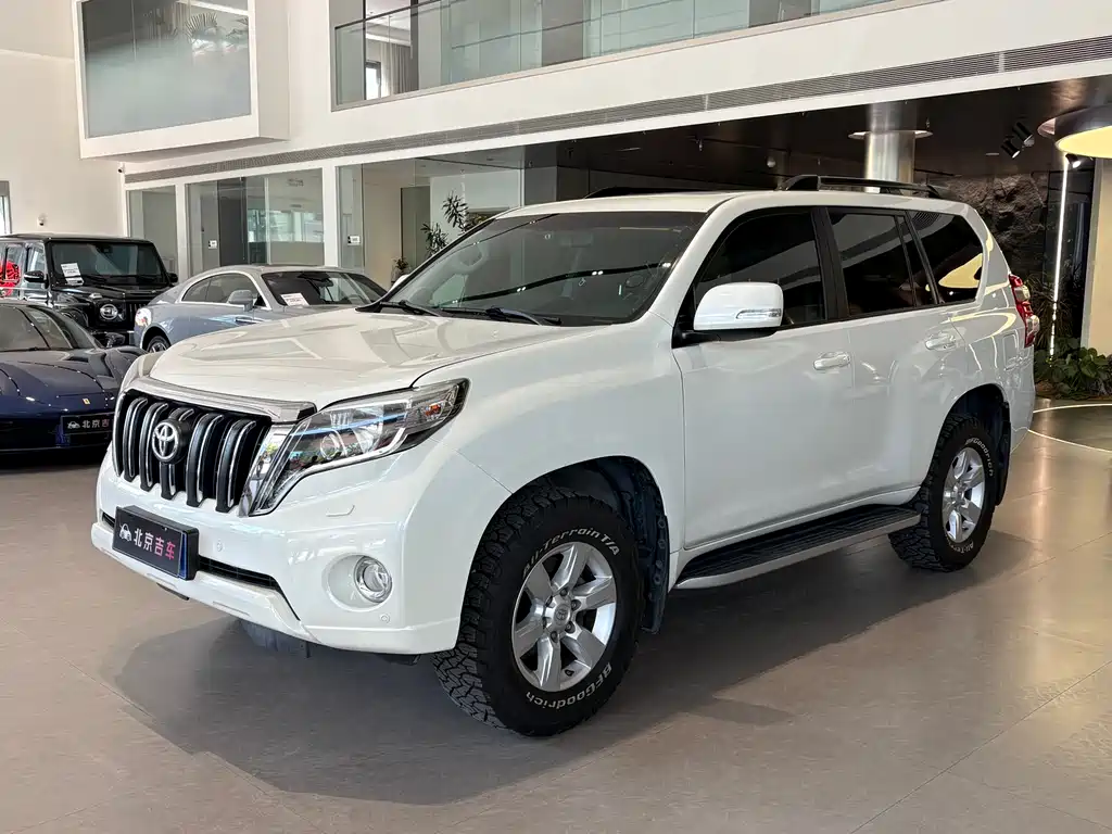 Toyota Prado 2017 — фото 1
