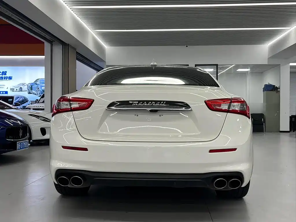 Maserati Ghibli 2016 — фото 13