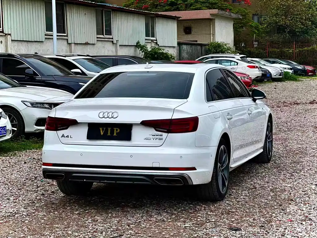 Audi A4L 2019 — фото 9