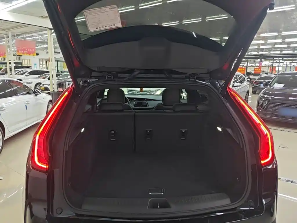Cadillac XT4 2021 — фото 15