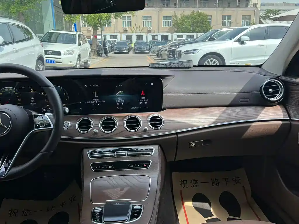 Mercedes-Benz E-Class 2022 — фото 28