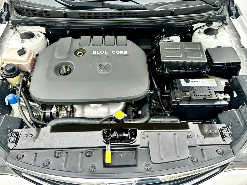 Changan Eado XT 2015 — фото 34