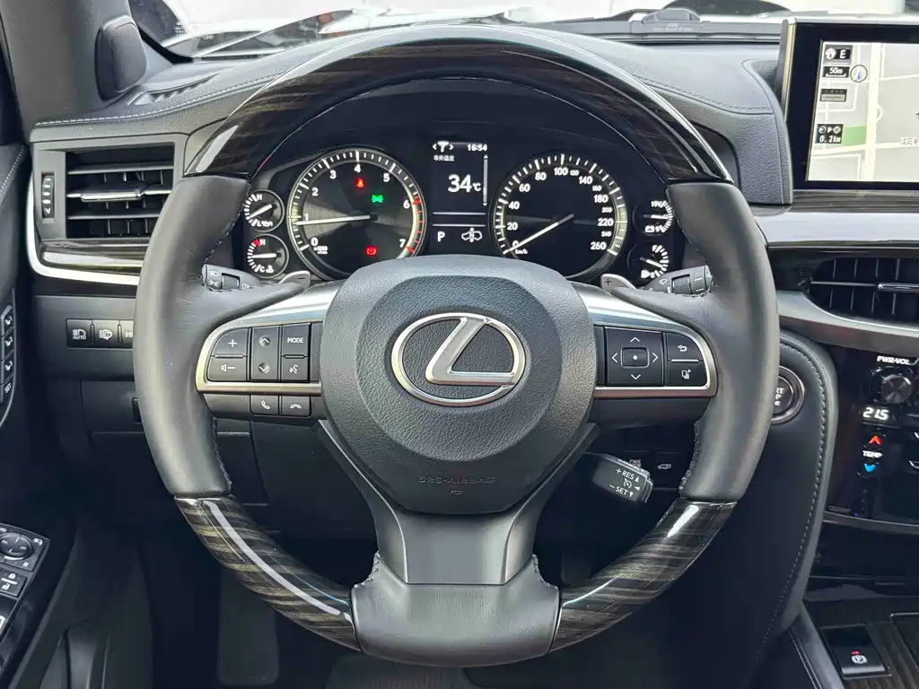 Lexus LX 2019 — фото 14