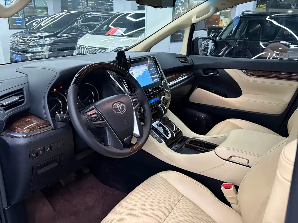 Toyota Alphard 2022