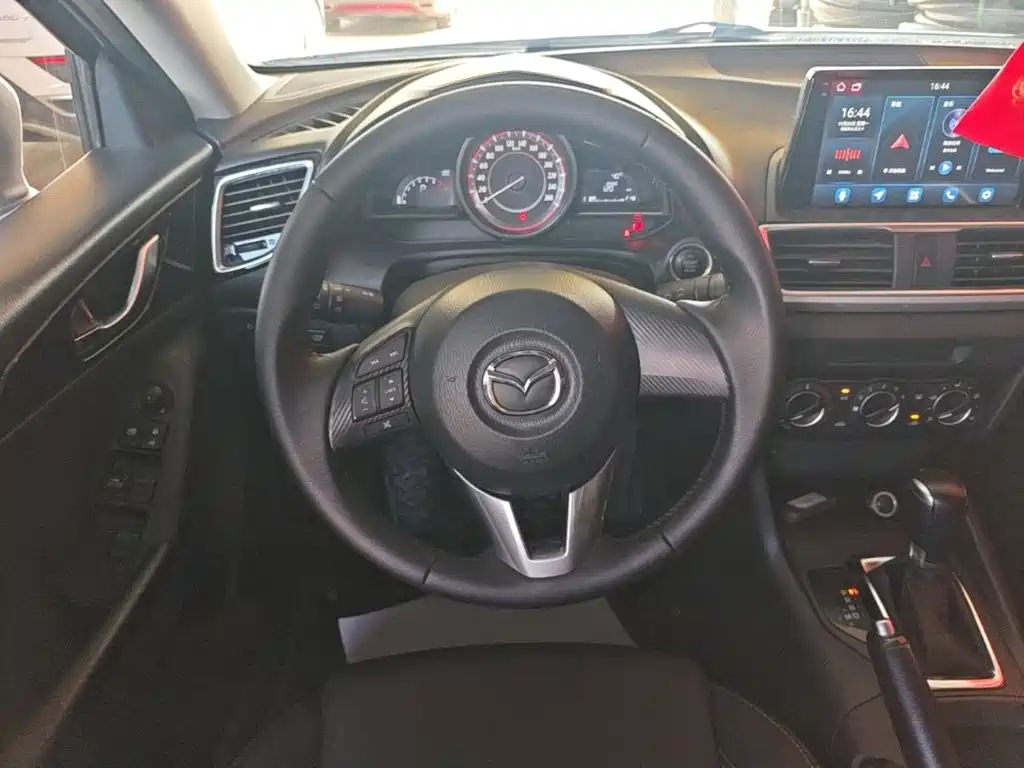 Mazda 3 Axela 2016 — фото 11