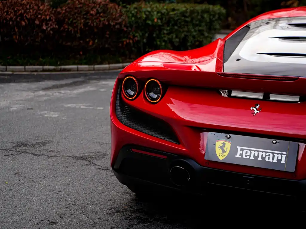 Ferrari F8 2021 — фото 7