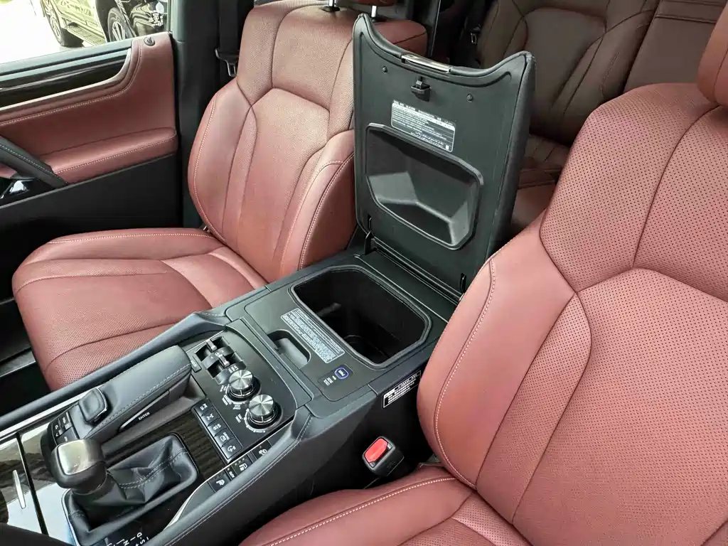 Lexus LX 2019 — фото 16