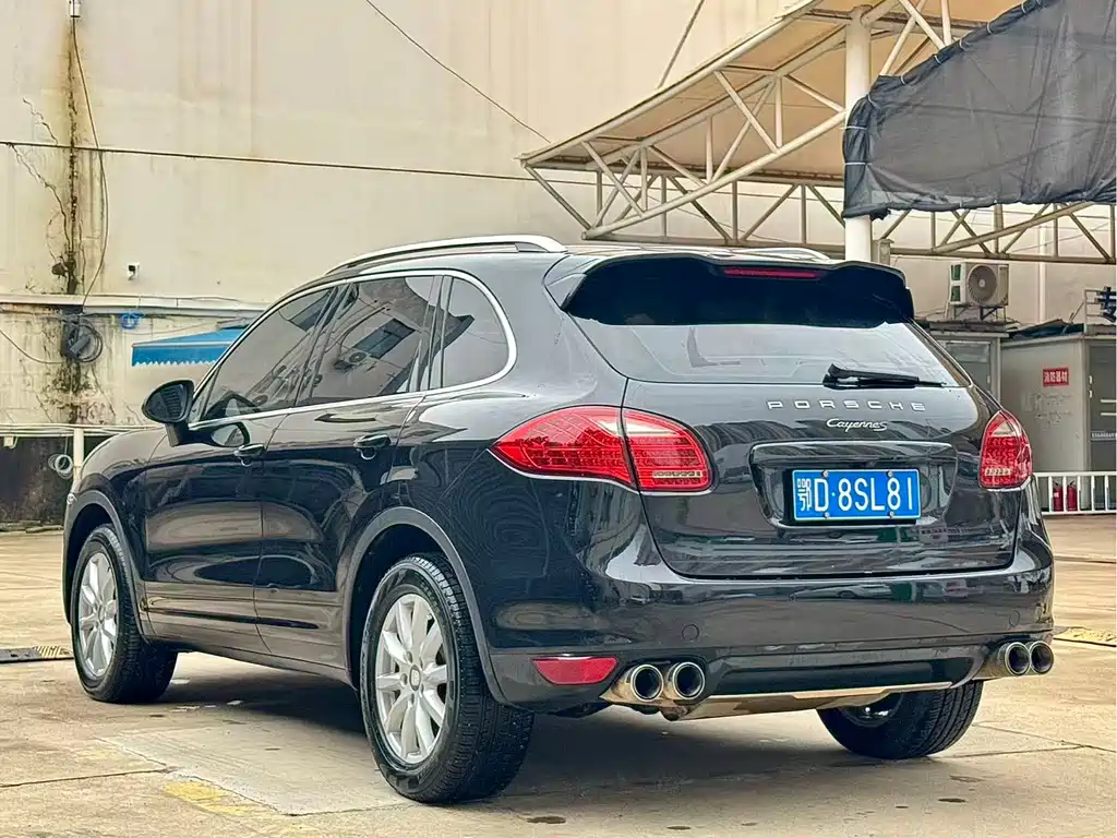 Porsche Cayenne 2011