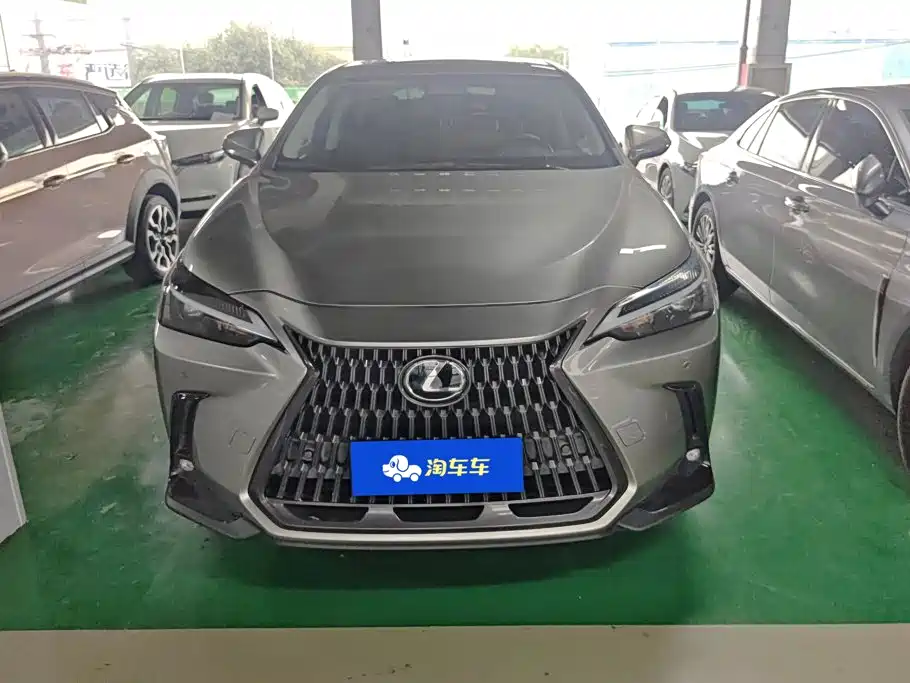 Lexus NX 2023
