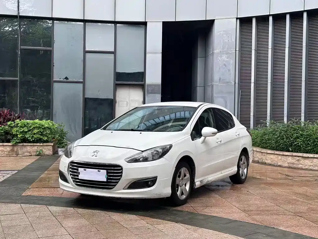 Peugeot 308 2014 — фото 1