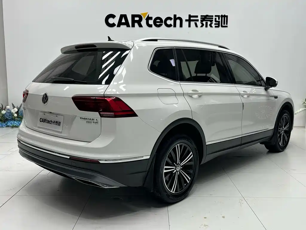 Volkswagen Tiguan L 2018 — фото 11