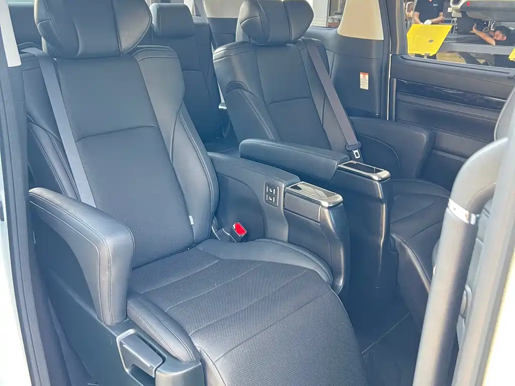 Toyota Vellfire 2021 — фото 26