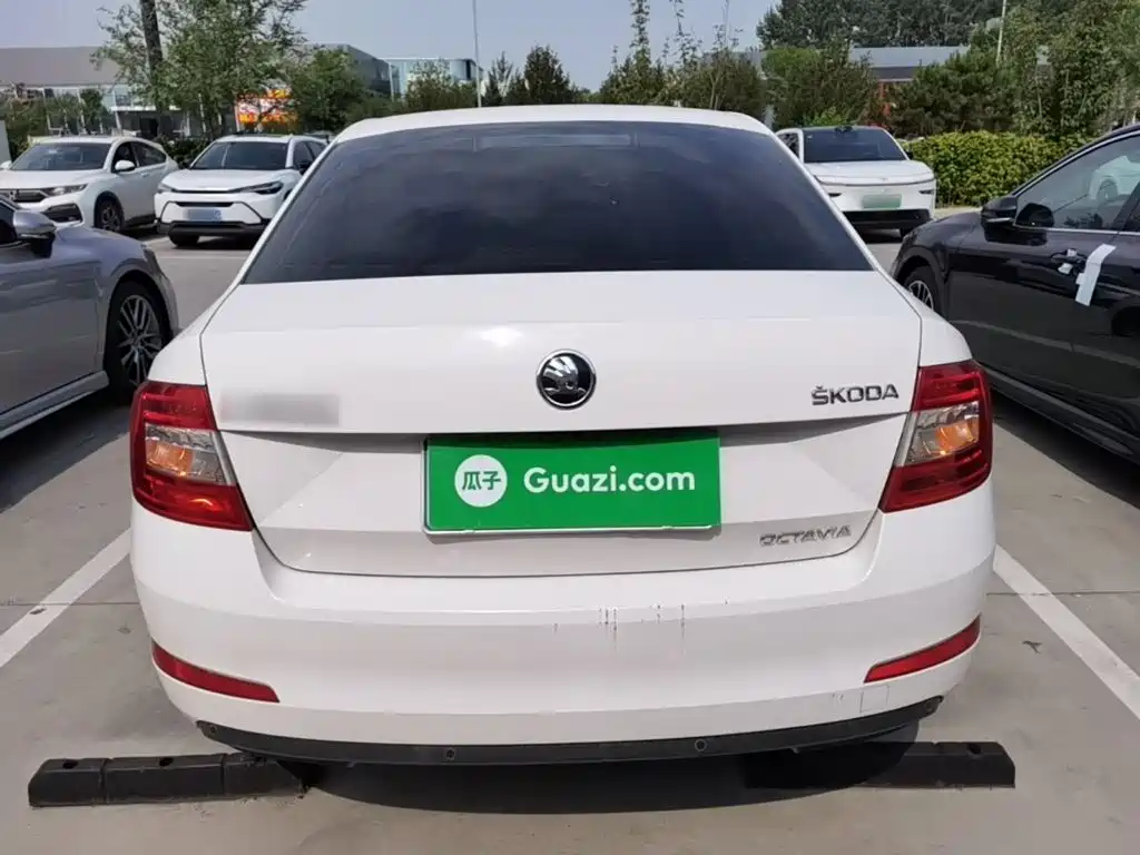 Skoda Octavia 2015 — фото 6