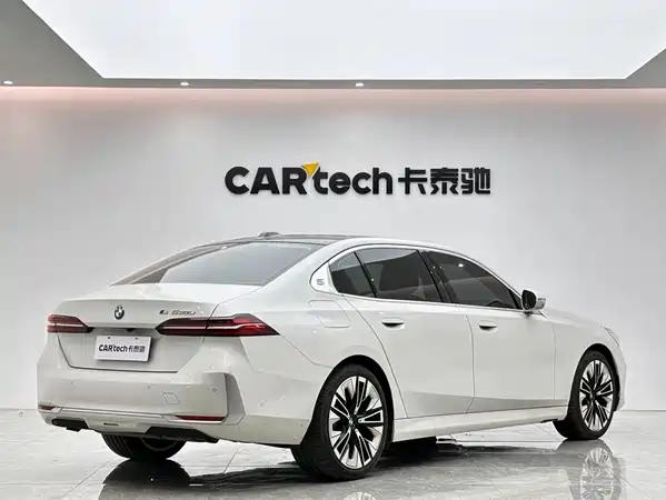 BMW 5 Series 2024