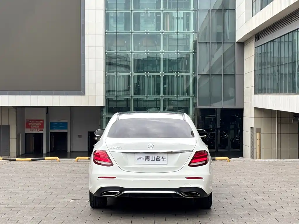 Mercedes-Benz E-Class 2020 — фото 15