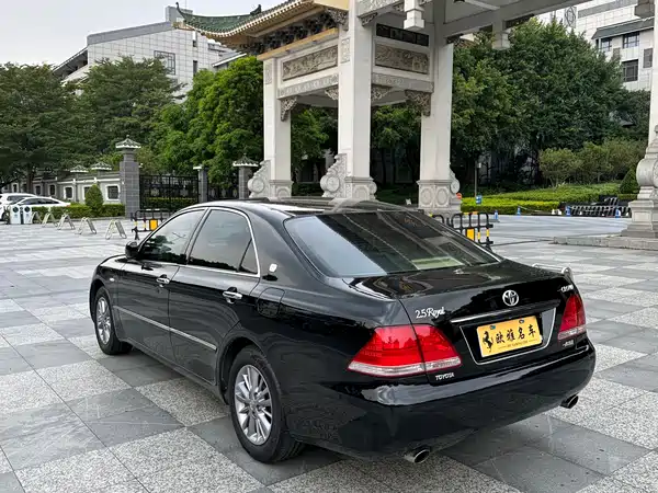 Toyota Crown 2009