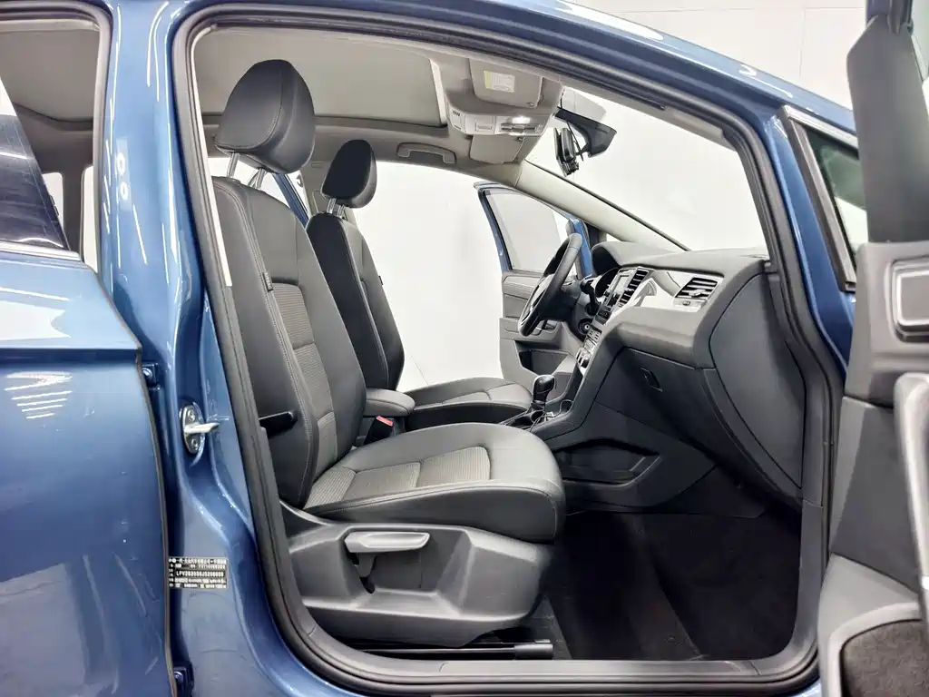Volkswagen Golf Sportsvan 2018 — фото 14