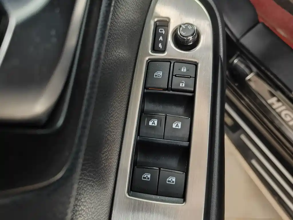 Toyota Highlander 2015 — фото 12