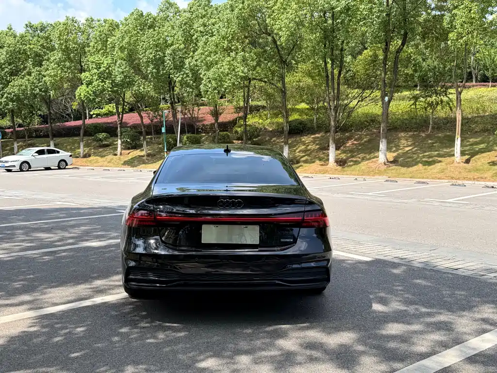 Audi A7L 2023 — фото 9