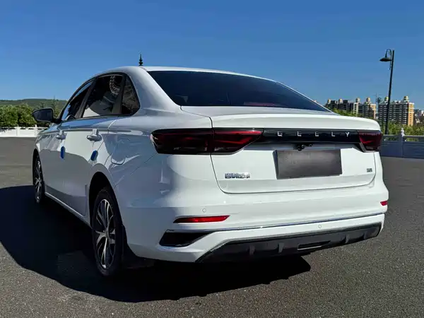 Geely Emgrand 2023