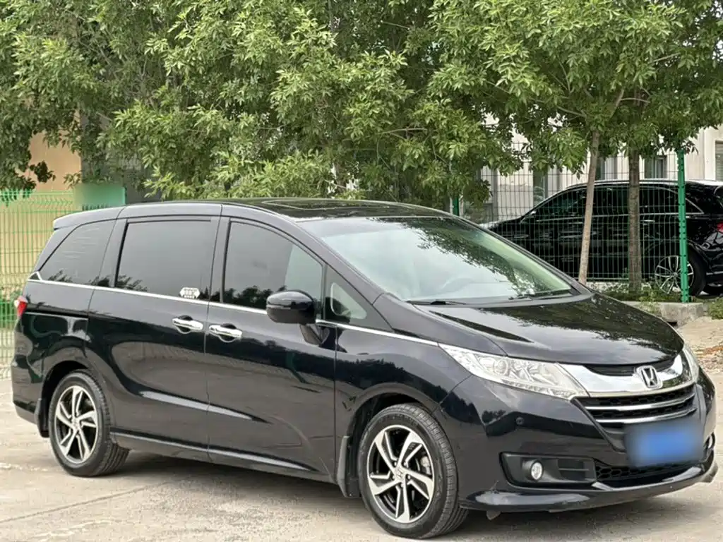 Honda Odyssey 2017 — фото 9