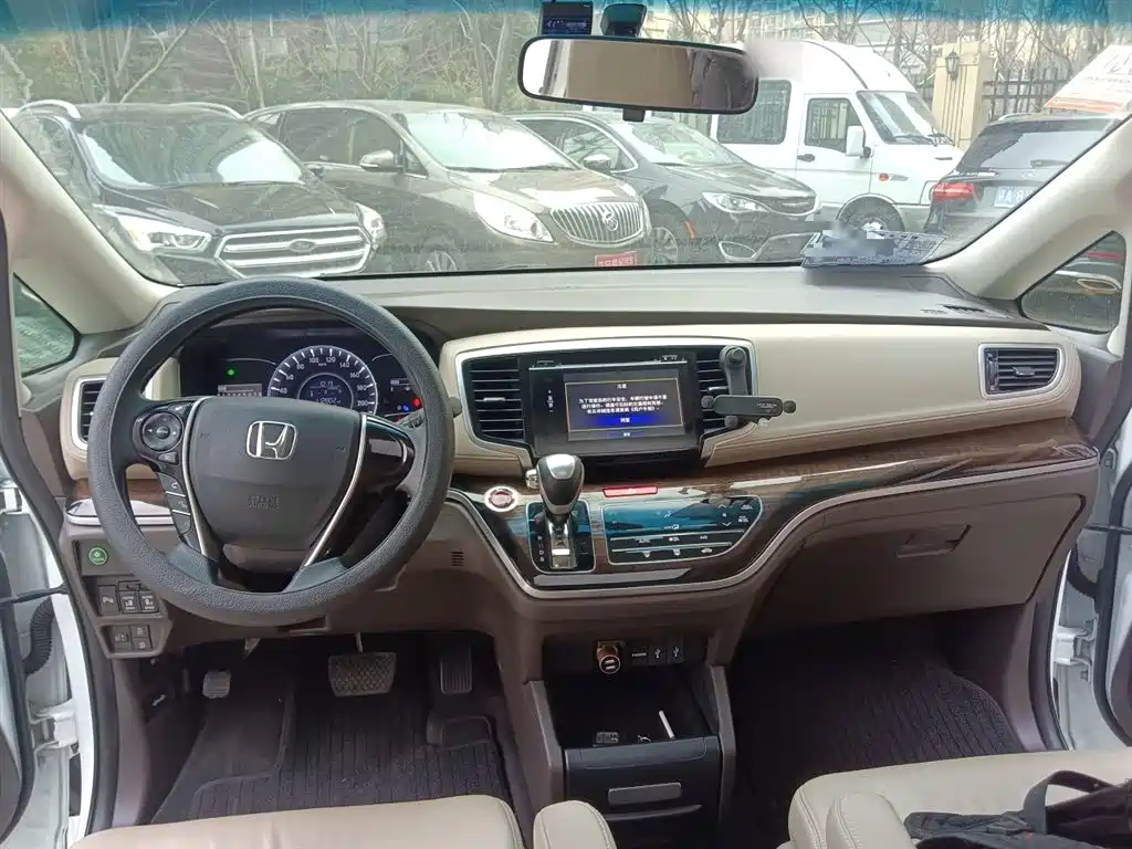 Honda Odyssey 2018 — фото 12