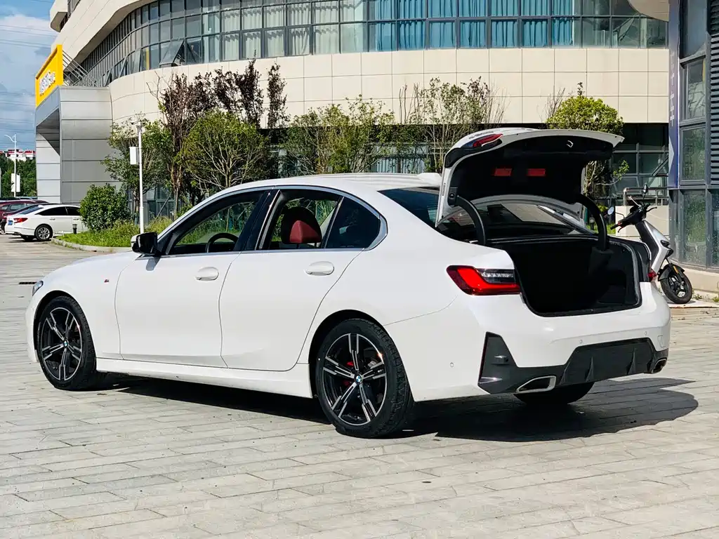 BMW 3 Series 2023 — фото 13