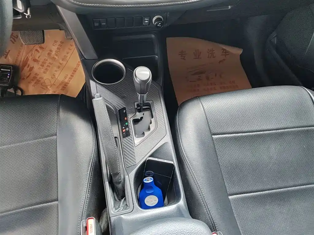 Toyota RAV4 2015 — фото 14