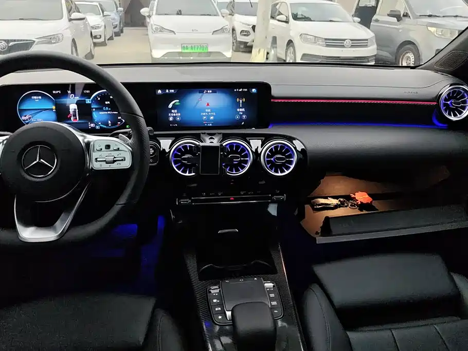 Mercedes-Benz A-Class 2022 — фото 12