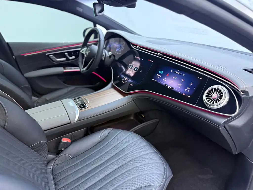 Mercedes-Benz EQS 2024 — фото 13