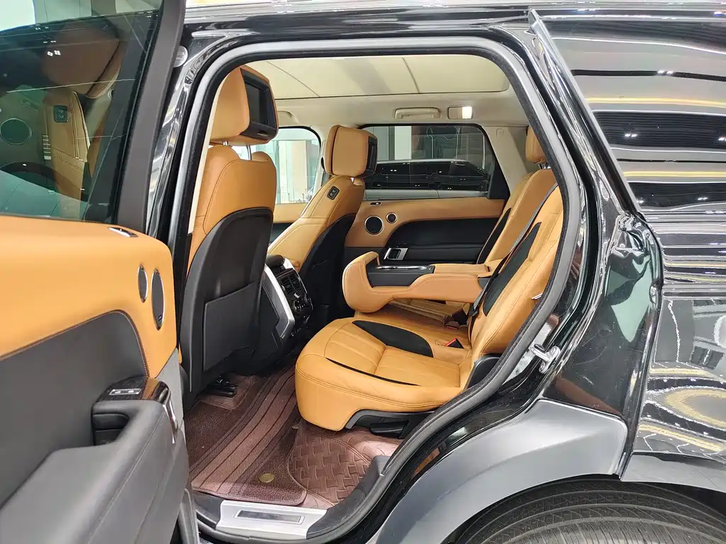 Land Rover Sport 2022 — фото 11