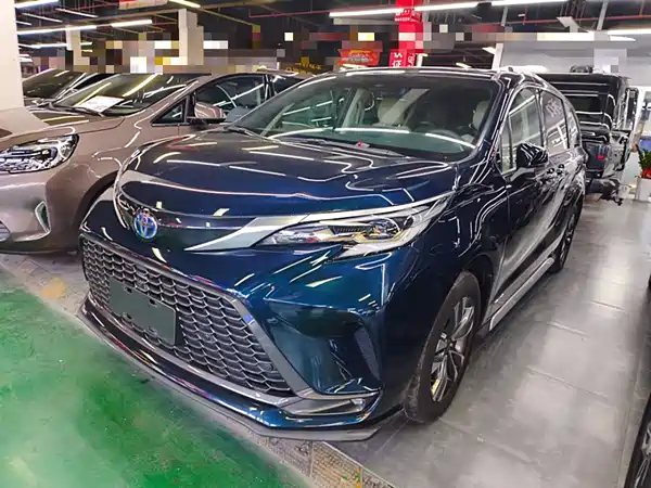 Toyota Granvia 2023