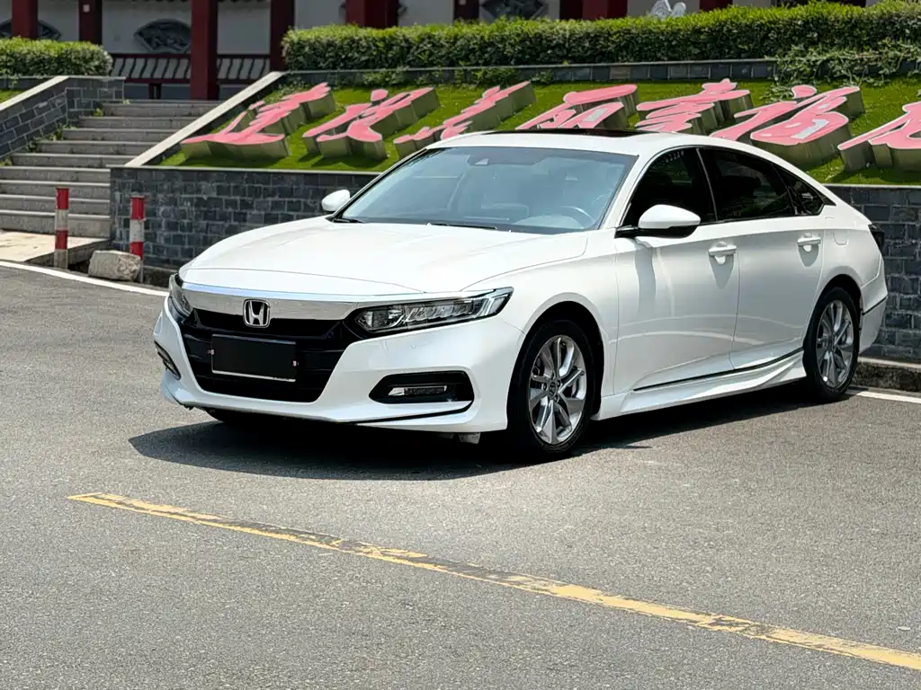 Honda Accord 2021 — фото 1