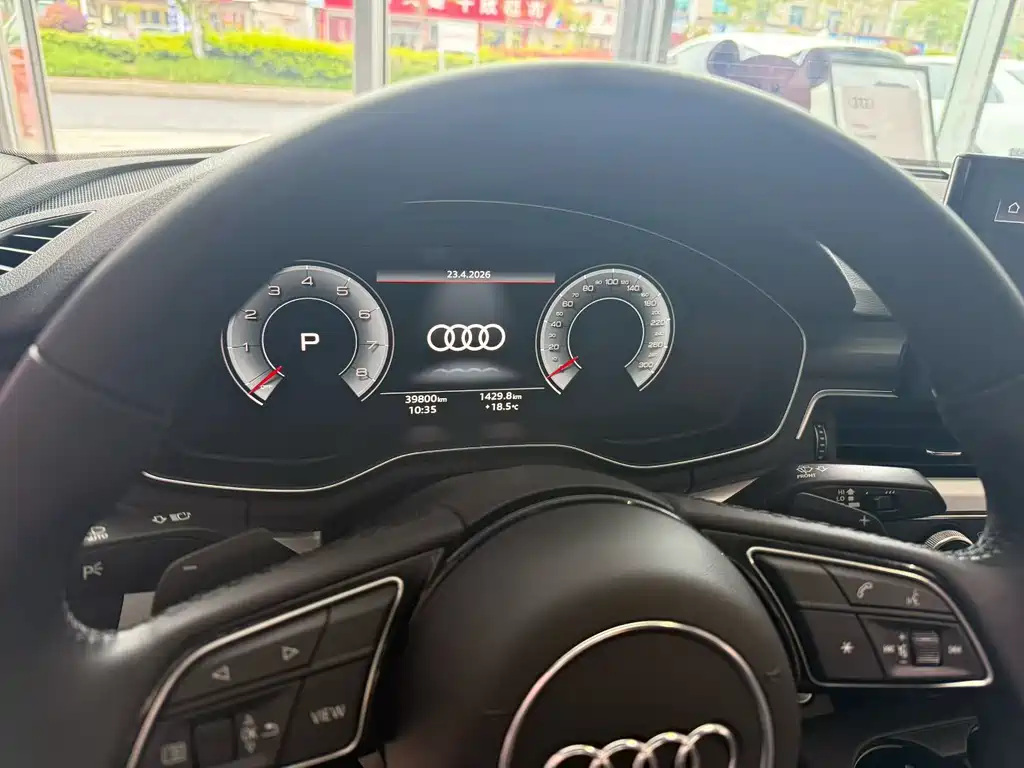 Audi A4L 2023 — фото 15