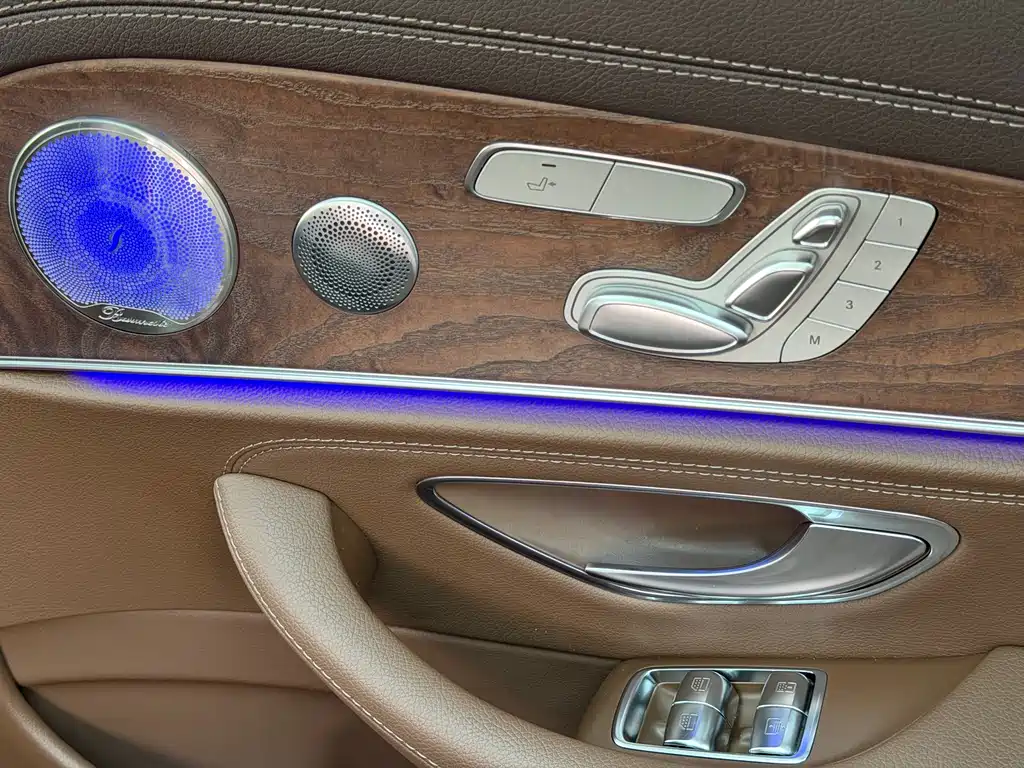 Mercedes-Benz E-Class 2020 — фото 12