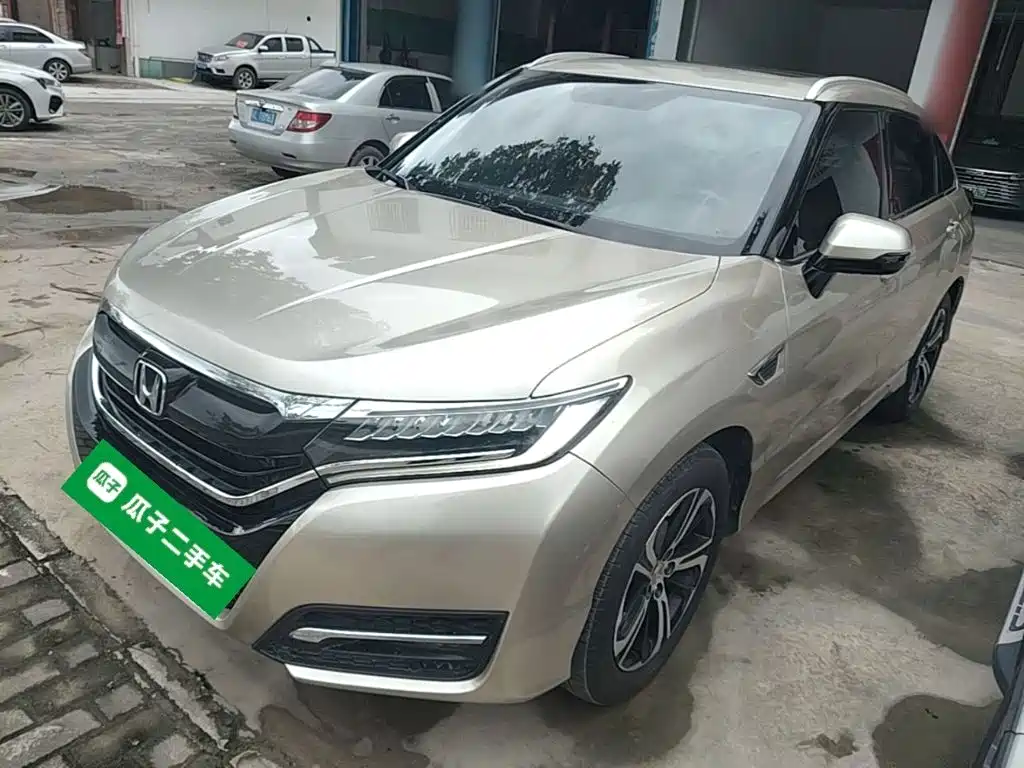 Honda UR-V 2018 — фото 1