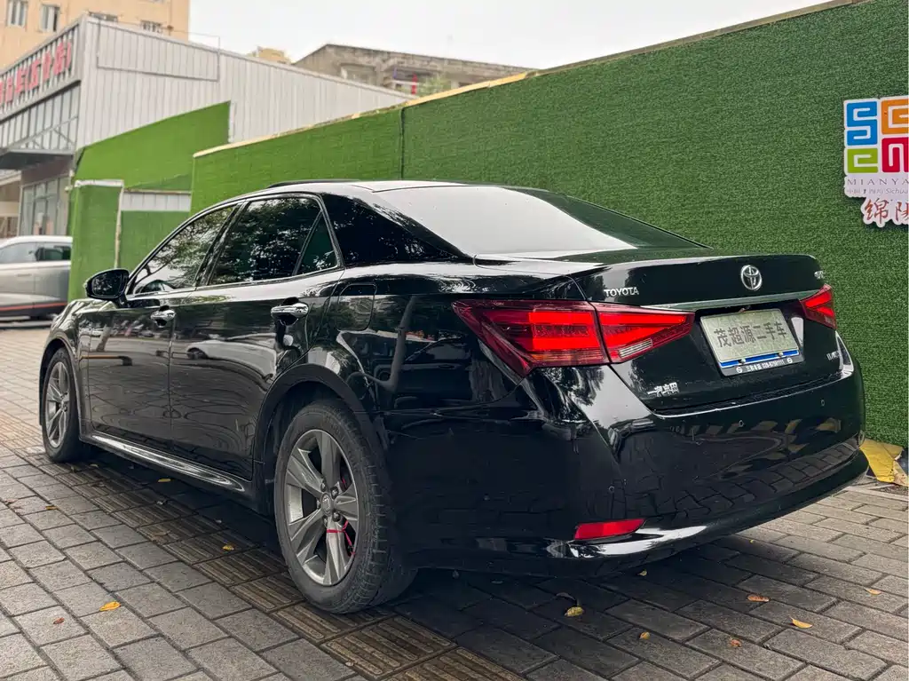 Toyota Crown 2016 — фото 11