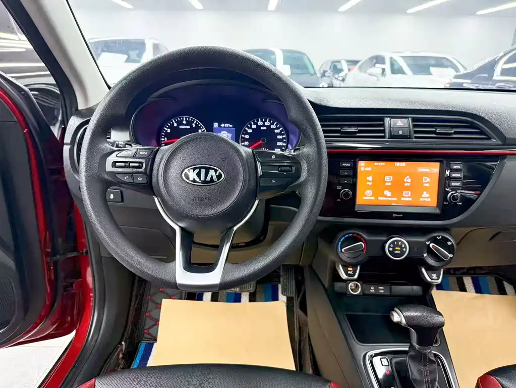 Kia KX CROSS 2017 — фото 10