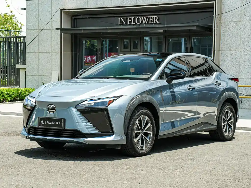 Lexus RZ 2023