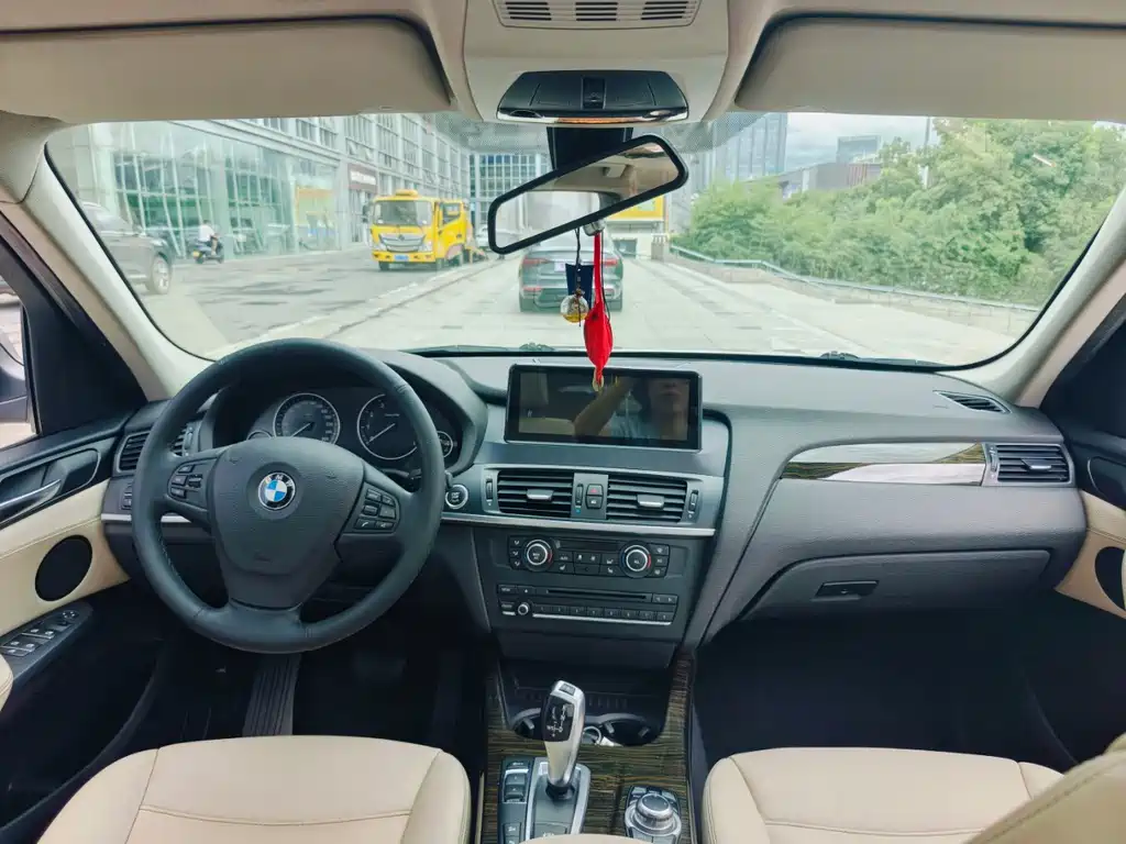 BMW X3 2013 — фото 12