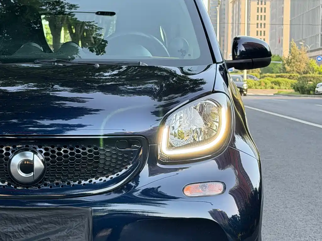 smart Fortwo 2017 — фото 15