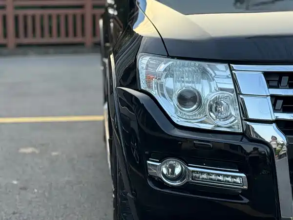 Mitsubishi Pajero 2017