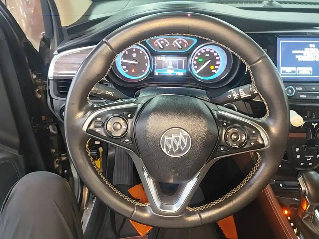 Buick Envision Plus 2017 — фото 11