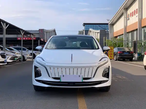 Hongqi E-QM5 2023