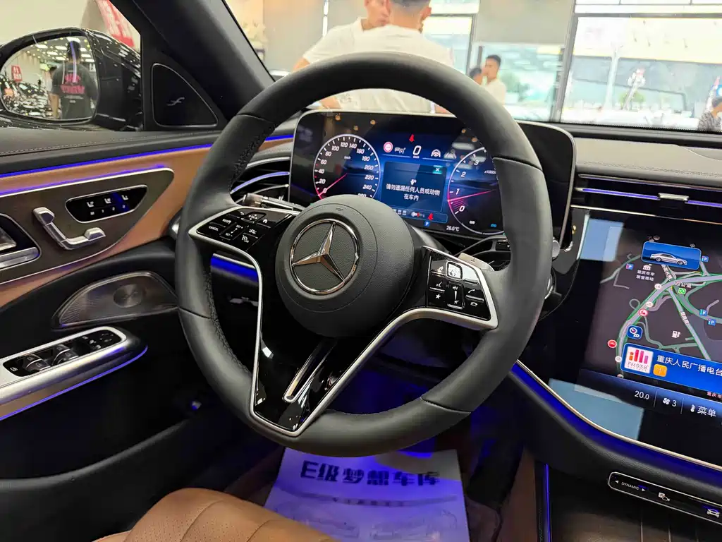 Mercedes-Benz E-Class 2025 — фото 12