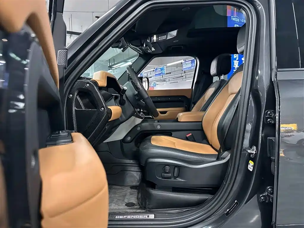 Land Rover Defender 2022 — фото 21