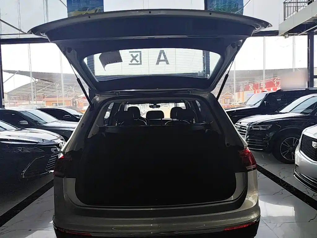 Volkswagen Tiguan L 2017 — фото 19