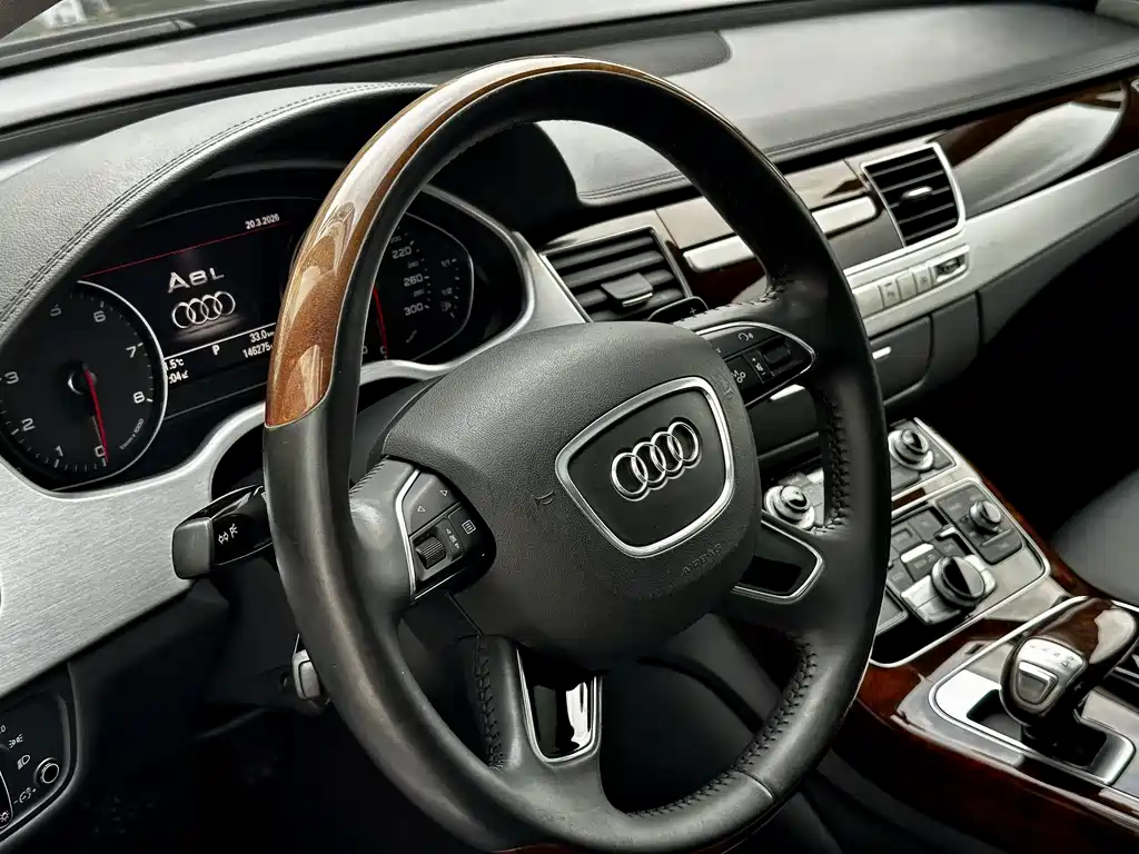 Audi A8 2016 — фото 16
