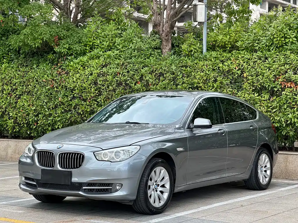 BMW 5 Series GT 2011 — фото 15