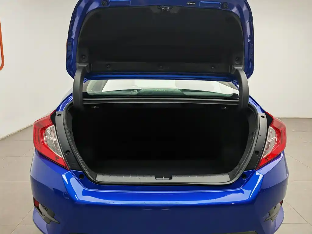 Honda Civic 2019 — фото 16